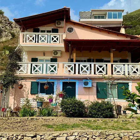 Apartment Nefeli Piqeras
